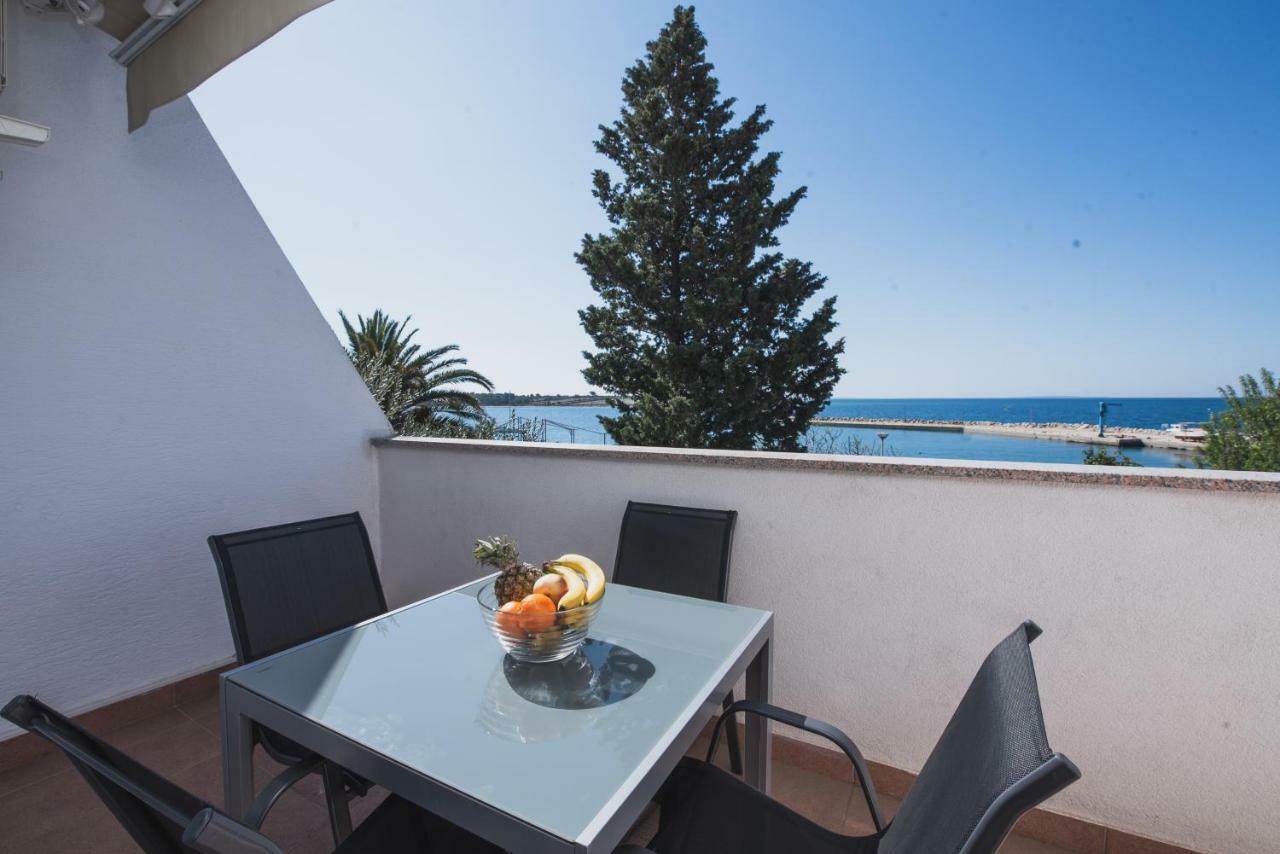 Apartments By The Sea Semy Novalja Buitenkant foto