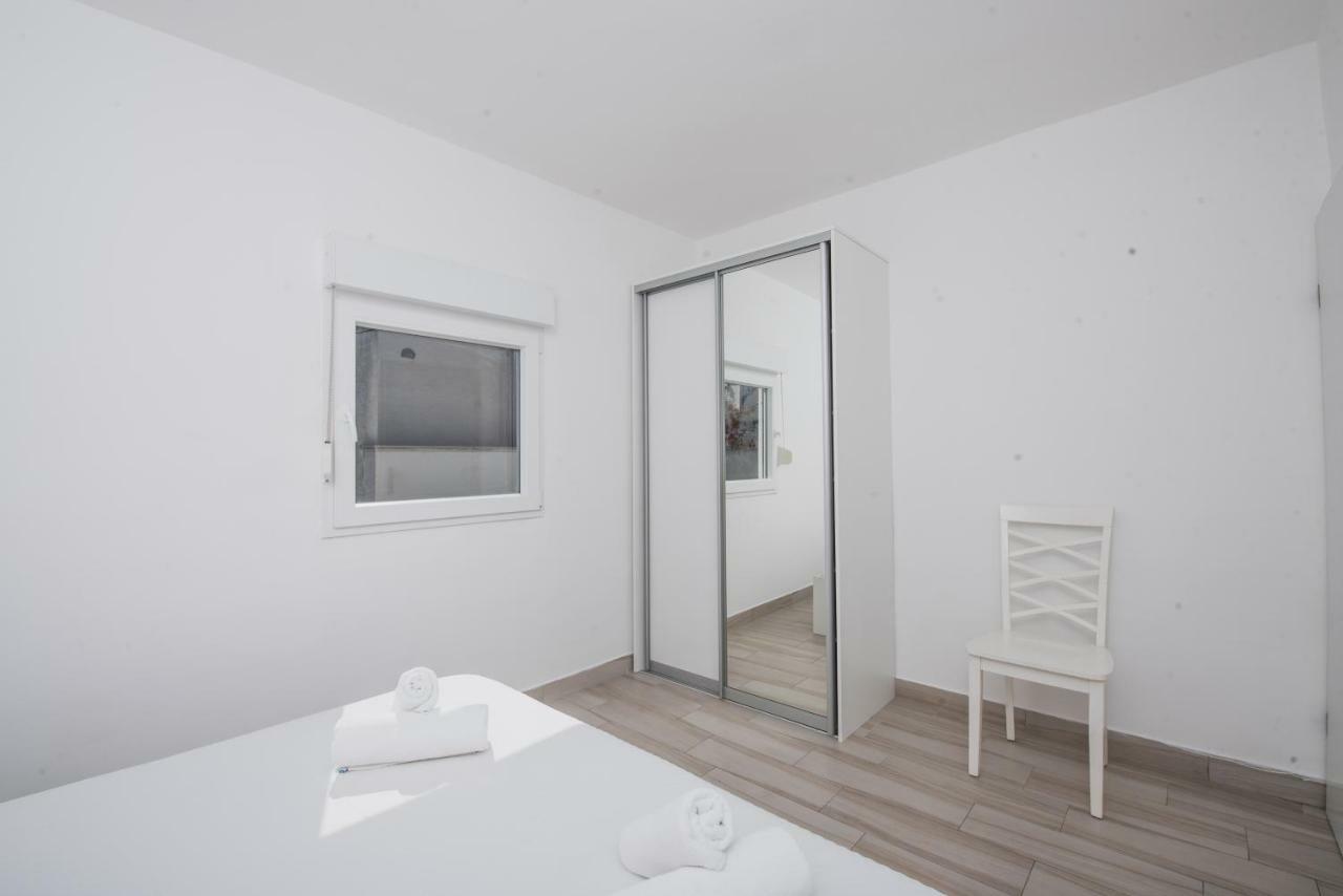 Apartments By The Sea Semy Novalja Kamer foto