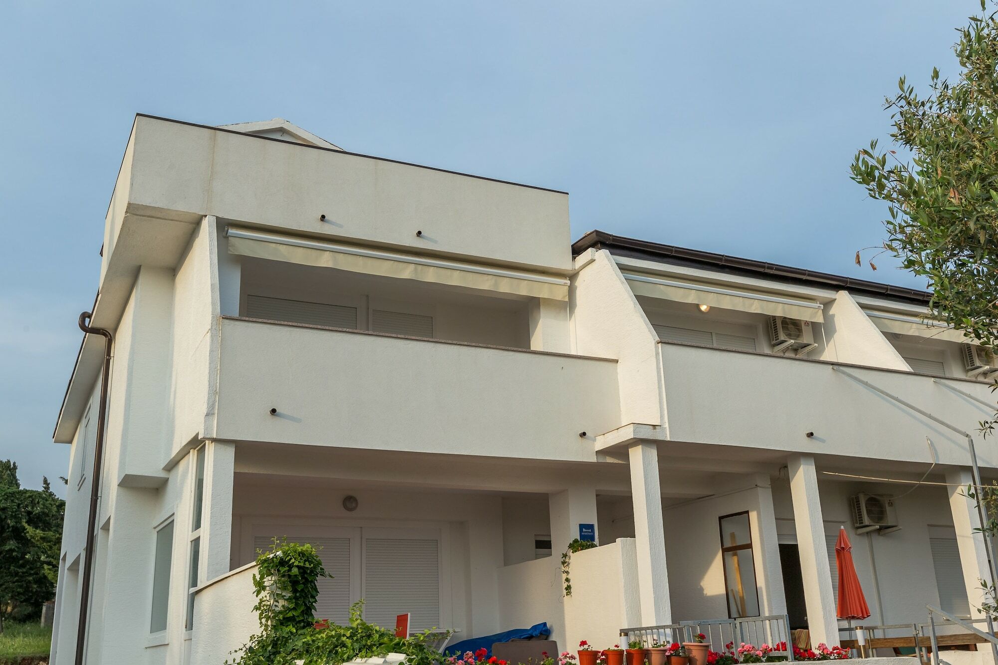 Apartments By The Sea Semy Novalja Buitenkant foto